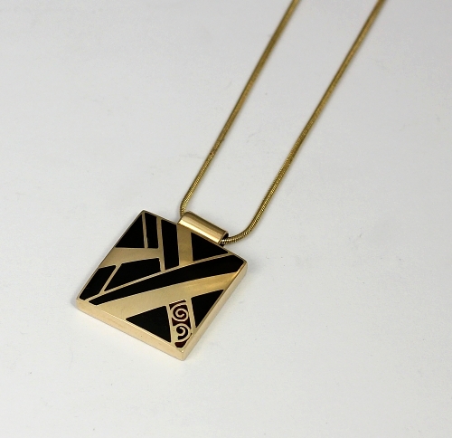 Chain for Gold & Black Jade Pendant by Brenda Roy at The Avenue Gallery, a contemporary art gallery in Victoria BC, Canada