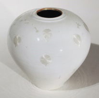 Pearl Bulb #298 by Bill Boyd at The Avenue Gallery, a contemporary fine art gallery in Victoria, BC, Canada.